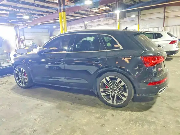 WA1C4AFY2J2056218 2018 AUDI SQ5 - Image 2