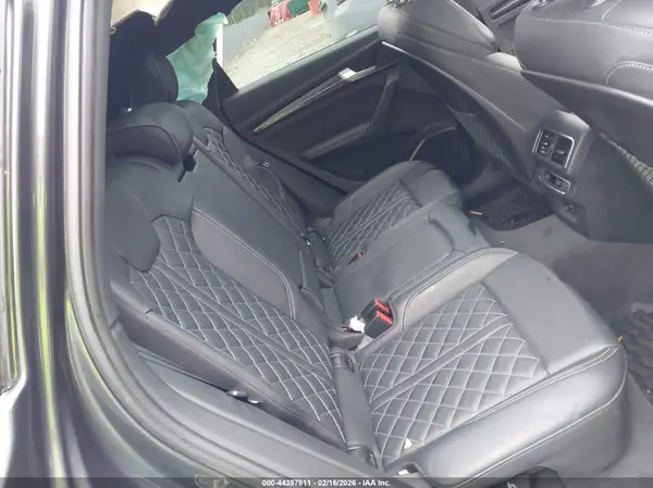 WA1C4AFY2J2060317 2018 AUDI SQ5 - Image 8