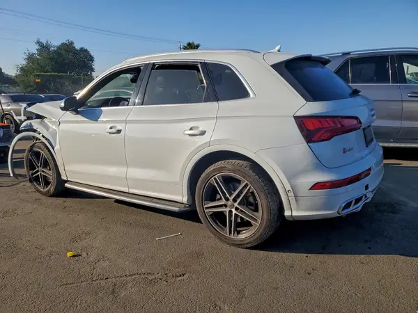WA1C4AFY2K2095022 2019 AUDI SQ5 - Image 2