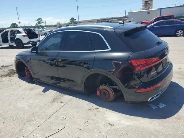 WA1C4AFY3J2133730 2018 AUDI SQ5 - Image 2