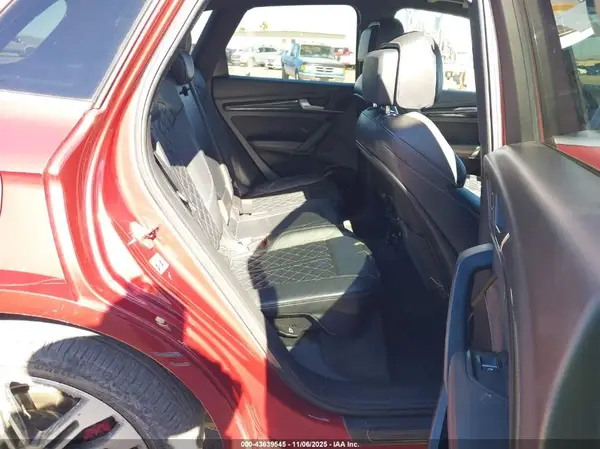 WA1C4AFY3J2147546 2018 AUDI SQ5 - Image 8
