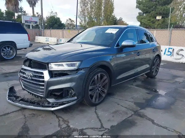 WA1C4AFY4J2046838 2018 AUDI SQ5 - Image 2