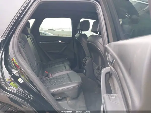 WA1C4AFY4J2107458 2018 AUDI SQ5 - Image 8