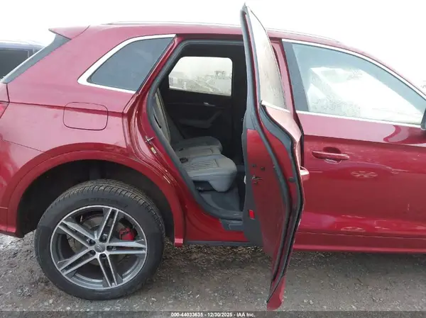 WA1C4AFY4J2205065 2018 AUDI SQ5 - Image 8