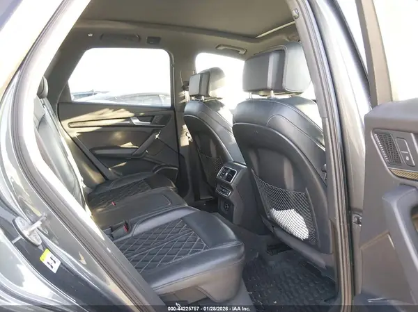 WA1C4AFY5J2014920 2018 AUDI SQ5 - Image 8