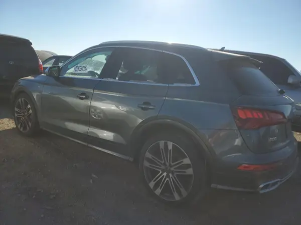 WA1C4AFY5J2028462 2018 AUDI SQ5 - Image 2