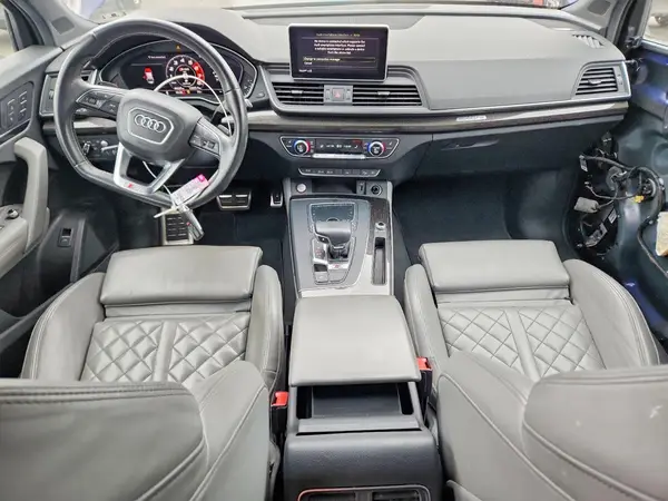 WA1C4AFY5J2145099 2018 AUDI SQ5 - Image 8