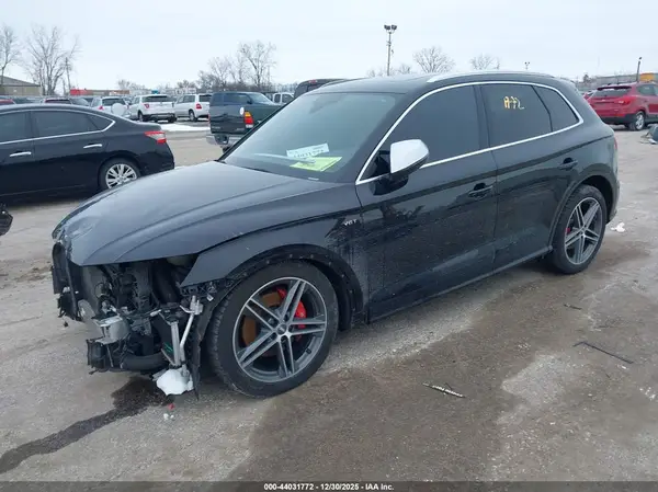 WA1C4AFY5J2183058 2018 AUDI SQ5 - Image 2