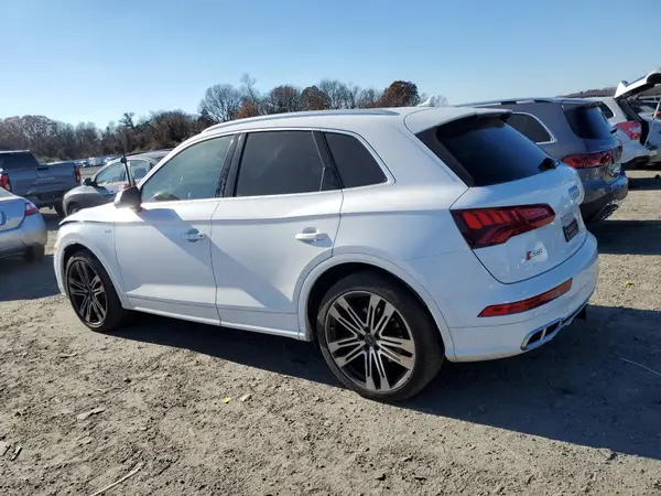 WA1C4AFY5J2207665 2018 AUDI SQ5 - Image 2
