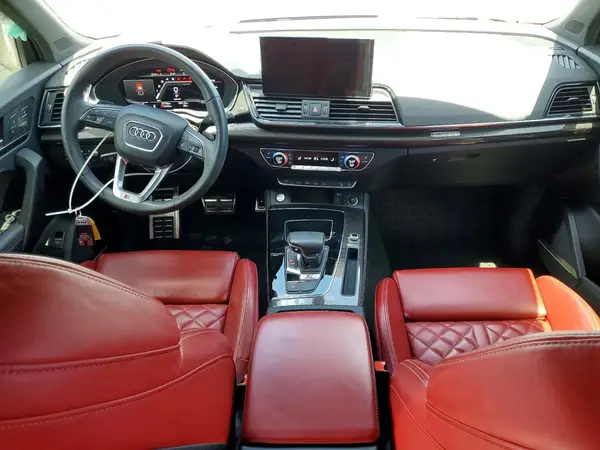 WA1C4AFY5M2100555 2021 AUDI SQ5 - Image 8