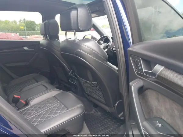 WA1C4AFY6J2102360 2018 AUDI SQ5 - Image 8