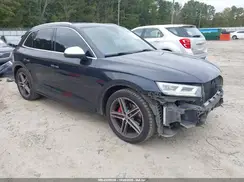 WA1C4AFY7J2030049 2018 AUDI SQ5
