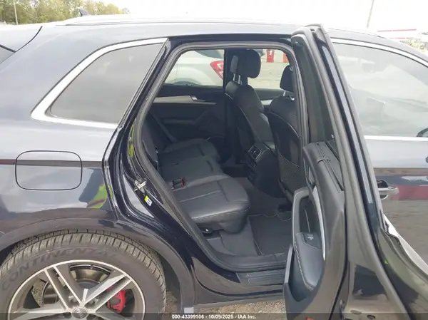 WA1C4AFY7J2030049 2018 AUDI SQ5 - Image 8