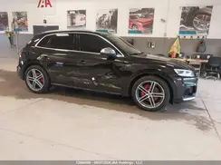 WA1C4AFY7J2104215 2018 AUDI SQ5
