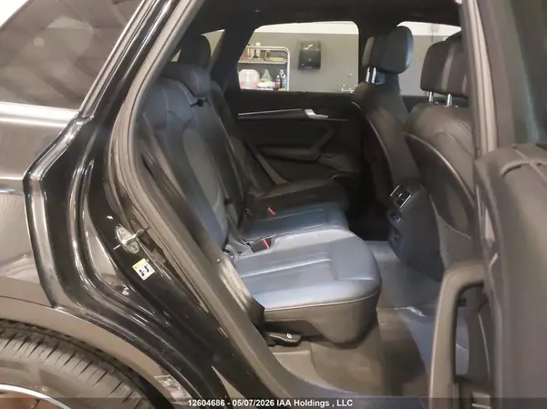 WA1C4AFY7J2104215 2018 AUDI SQ5 - Image 8