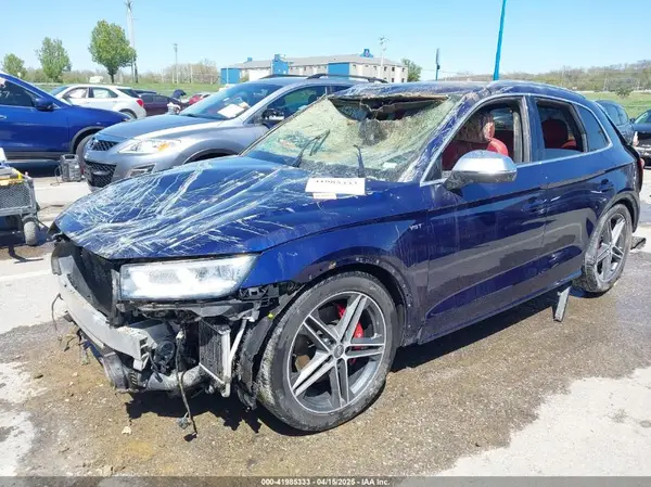 WA1C4AFY7J2115814 2018 AUDI SQ5 - Image 2
