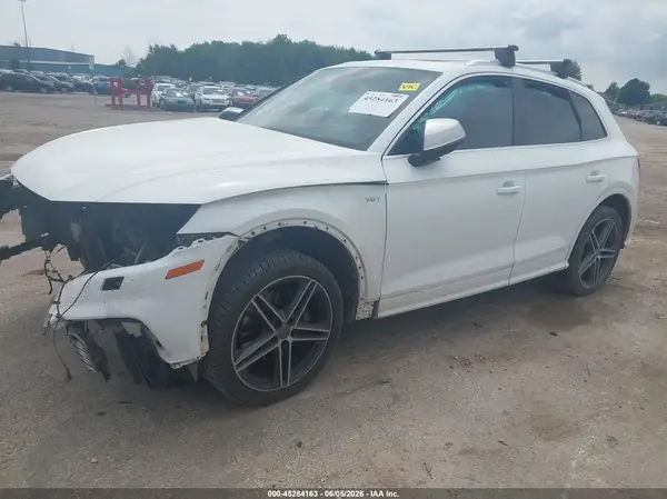 WA1C4AFY7J2119409 2018 AUDI SQ5 - Image 2