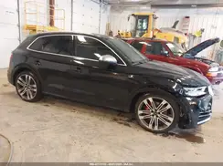 WA1C4AFY7J2211782 2018 AUDI SQ5