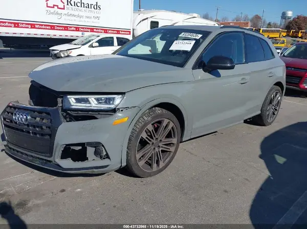 WA1C4AFY7K2104992 2019 AUDI SQ5 - Image 2