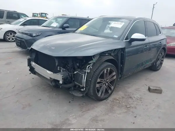 WA1C4AFY8J2112081 2018 AUDI SQ5 - Image 2