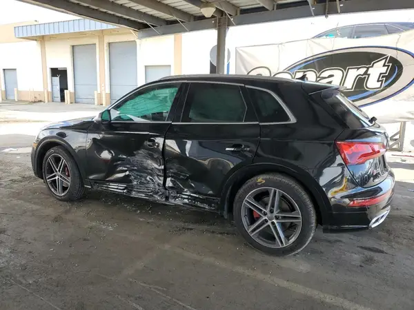 WA1C4AFY8J2188075 2018 AUDI SQ5 - Image 2