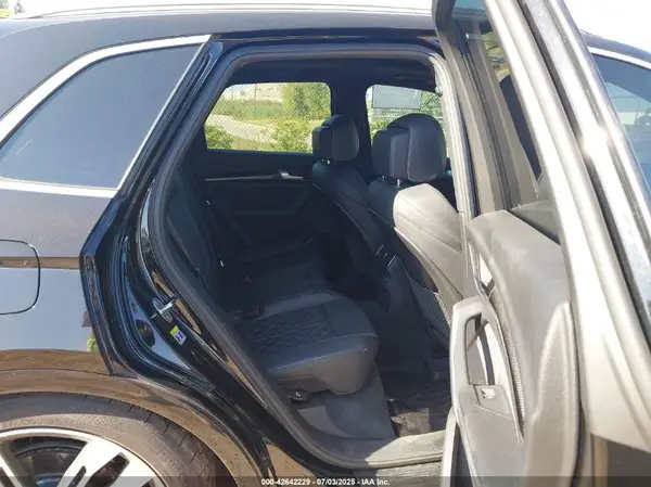 WA1C4AFY8J2215811 2018 AUDI SQ5 - Image 8