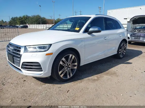 WA1C4AFY8J2231975 2018 AUDI SQ5 - Image 2