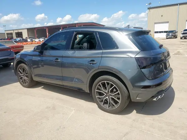 WA1C4AFY8N2087365 2022 AUDI SQ5 - Image 2