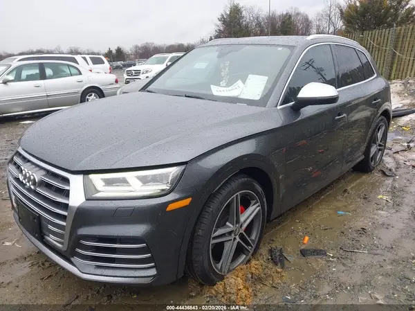 WA1C4AFY9J2024768 2018 AUDI SQ5 - Image 2