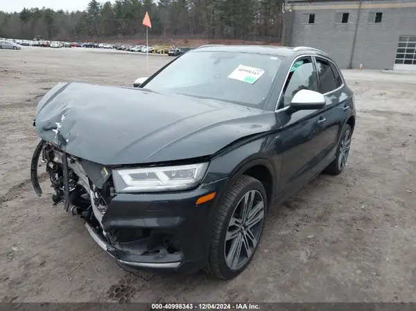 WA1C4AFY9J2036211 2018 AUDI SQ5 - Image 2