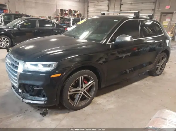 WA1C4AFY9J2182477 2018 AUDI SQ5 - Image 2