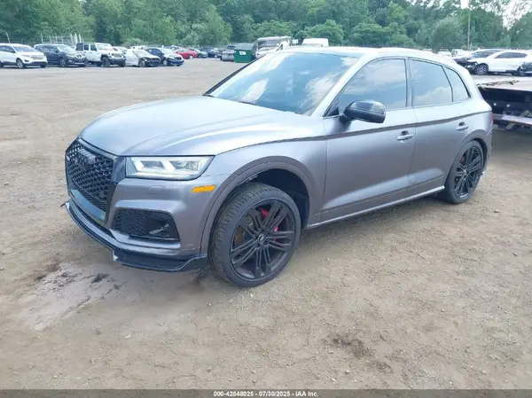 WA1C4BFY1J2098949 2018 AUDI SQ5 - Image 2
