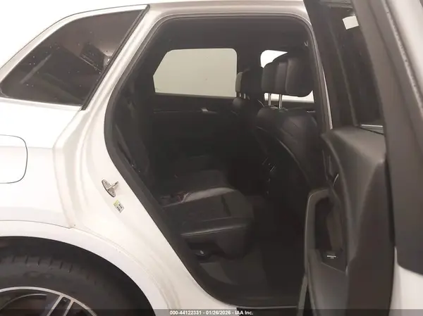 WA1C4BFY3J2064110 2018 AUDI SQ5 - Image 8