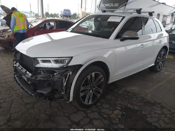 WA1C4BFYXJ2104912 2018 AUDI SQ5 - Image 2
