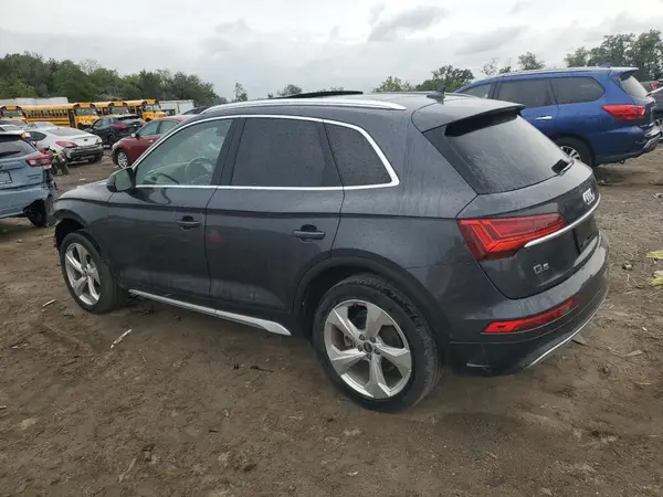 WA1CAAFY0M2022002 2021 AUDI Q5 - Image 2