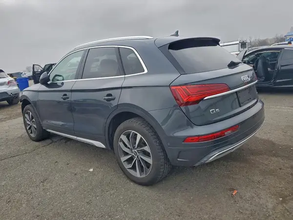 WA1CAAFY0M2052200 2021 AUDI Q5 - Image 2