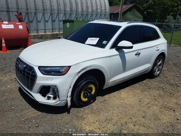WA1CAAFY1M2033509 2021 AUDI Q5 - Image 2