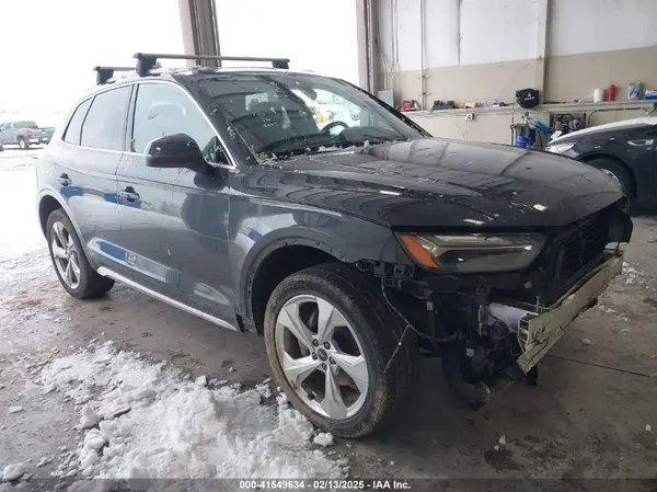 WA1CAAFY2M2007209 2021 AUDI Q5 - Image 1