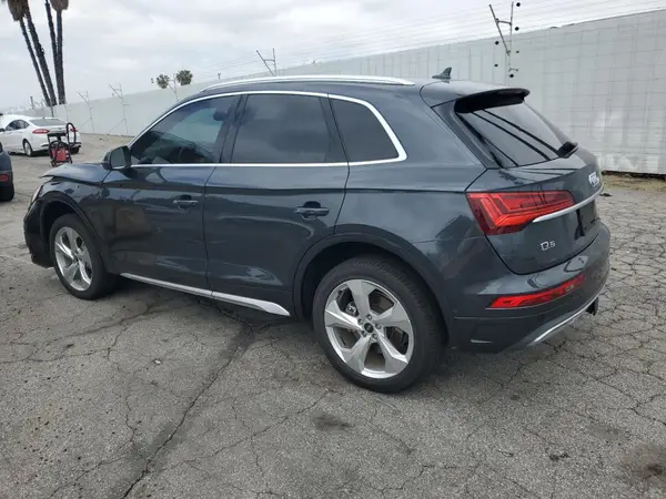 WA1CAAFY3M2062221 2021 AUDI Q5 - Image 2