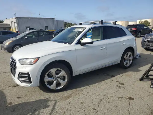 WA1CAAFY5M2033786 2021 AUDI Q5 - Image 1