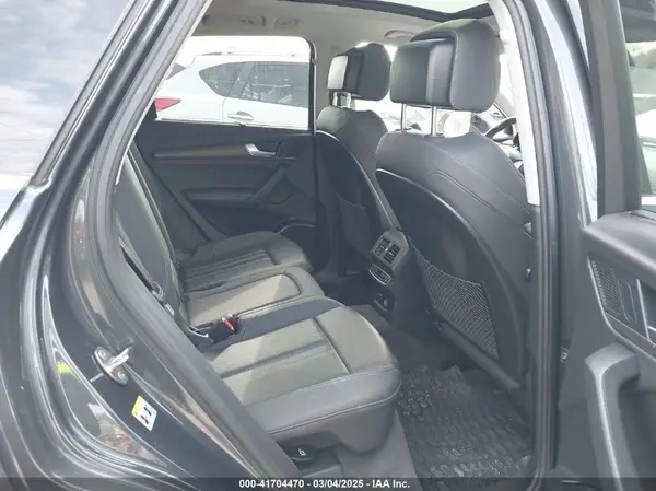 WA1CAAFY5M2050748 2021 AUDI Q5 - Image 8