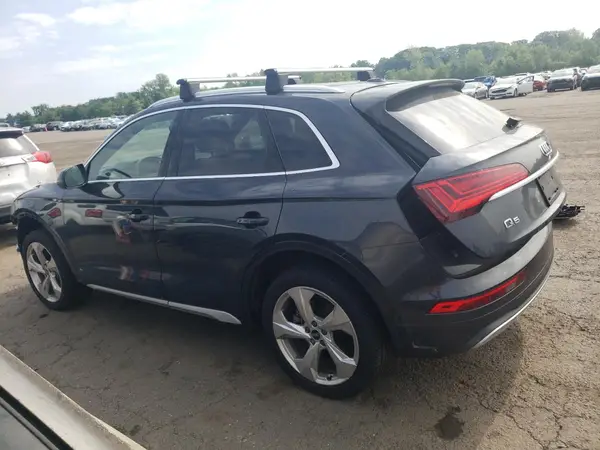 WA1CAAFY5M2106946 2021 AUDI Q5 - Image 2