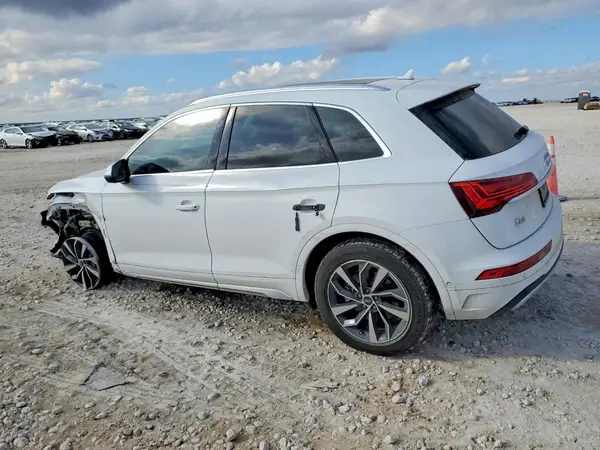 WA1CAAFY6M2008153 2021 AUDI Q5 - Image 2