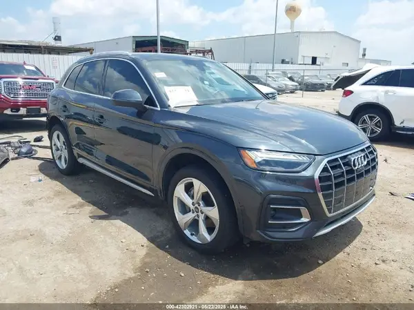 WA1CAAFY6M2114408 2021 AUDI Q5 - Image 1