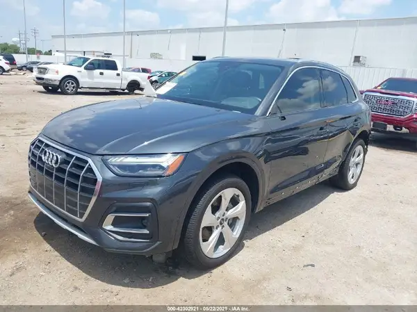 WA1CAAFY6M2114408 2021 AUDI Q5 - Image 2
