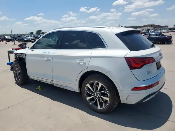 WA1CAAFY7M2046331 2021 AUDI Q5 - Image 2