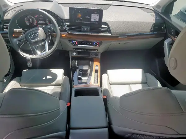 WA1CAAFY7M2046331 2021 AUDI Q5 - Image 8