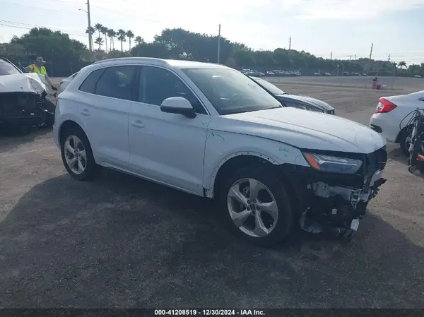 WA1CAAFY7M2055059 2021 AUDI Q5 - Image 1