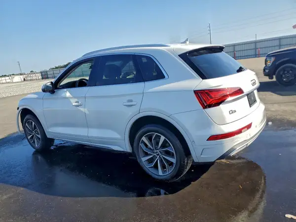 WA1CAAFY7M2097649 2021 AUDI Q5 - Image 2
