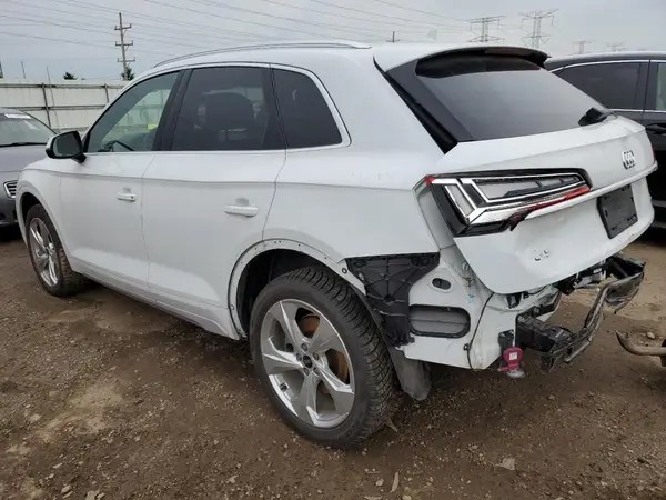 WA1CAAFY8M2032874 2021 AUDI Q5 - Image 2